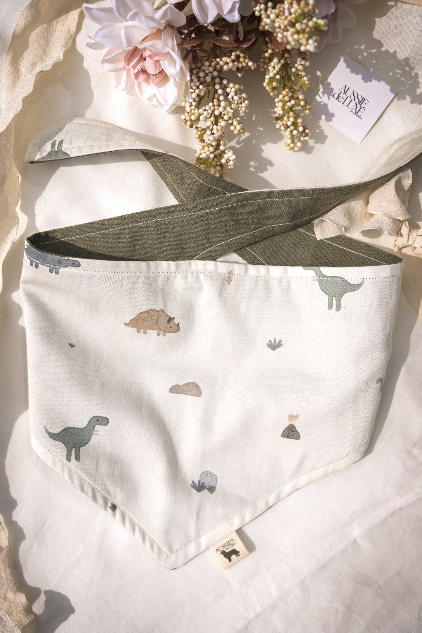 Modern - Off White med dinosaur