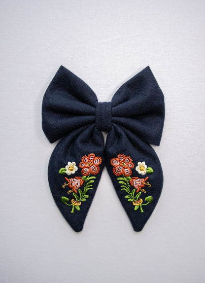 Løken (bunadsinspirert)