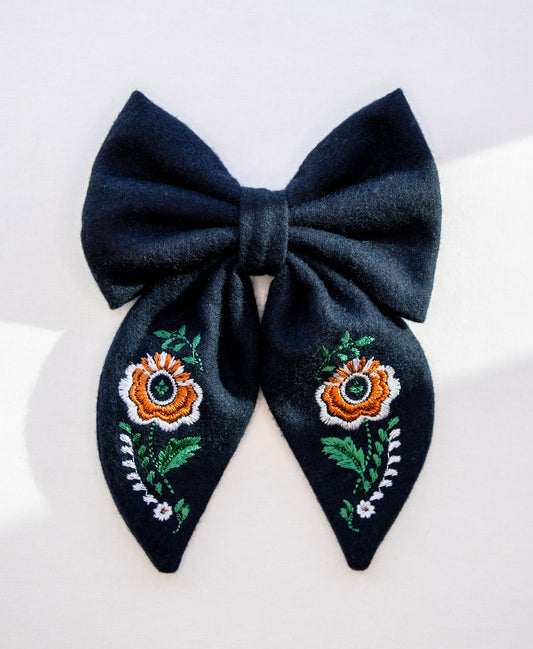 Østfold (bunadsinspirert)