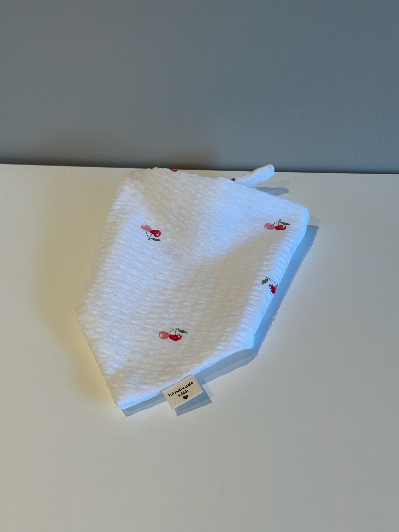 Modern - Hvit med kirsebær